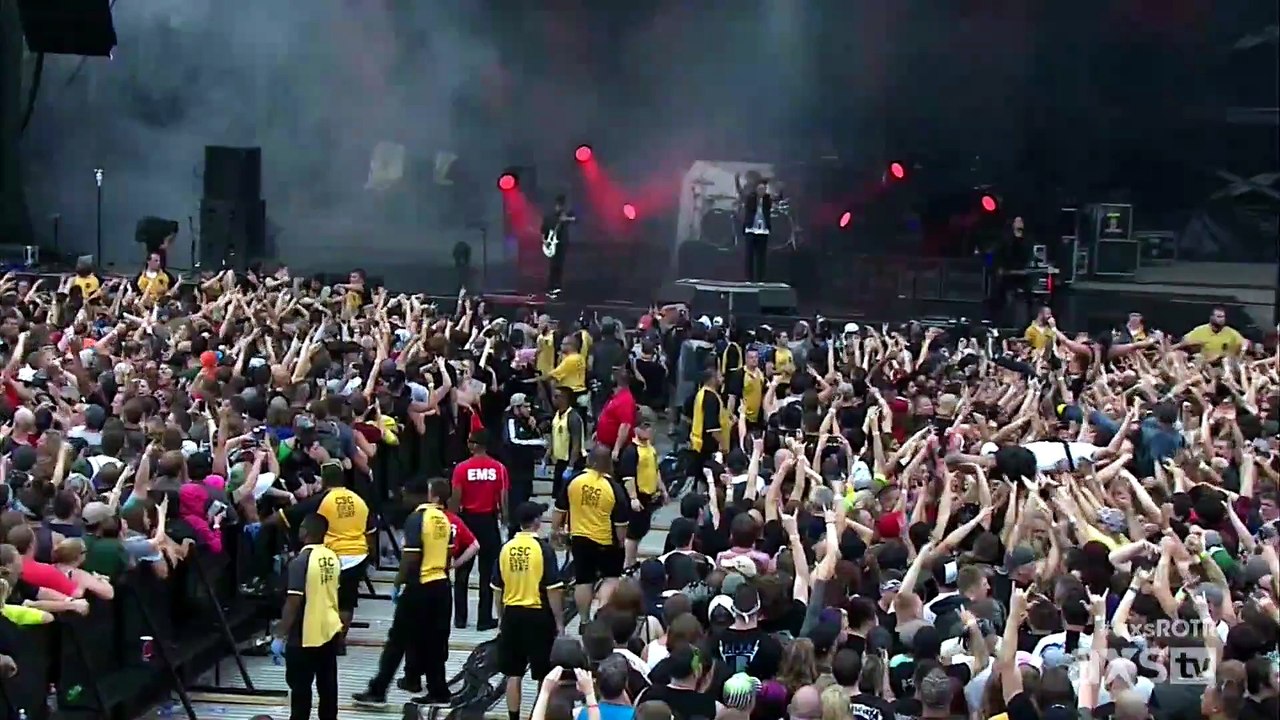 Getting Away With Murder - Papa Roach (live)