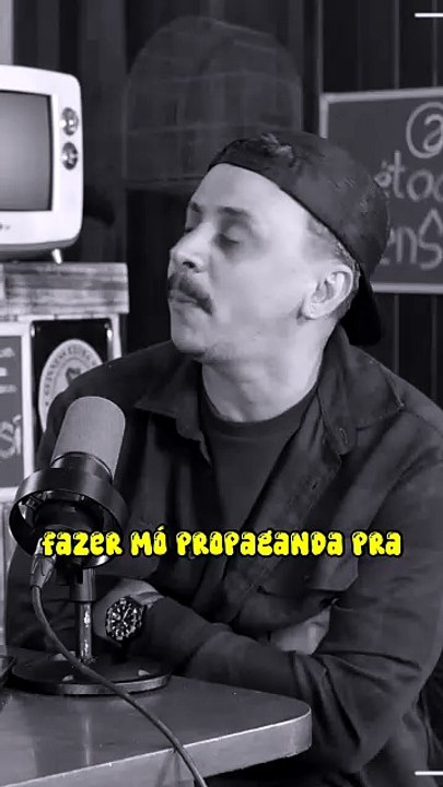 ELES PARECE TER 14 ANOS