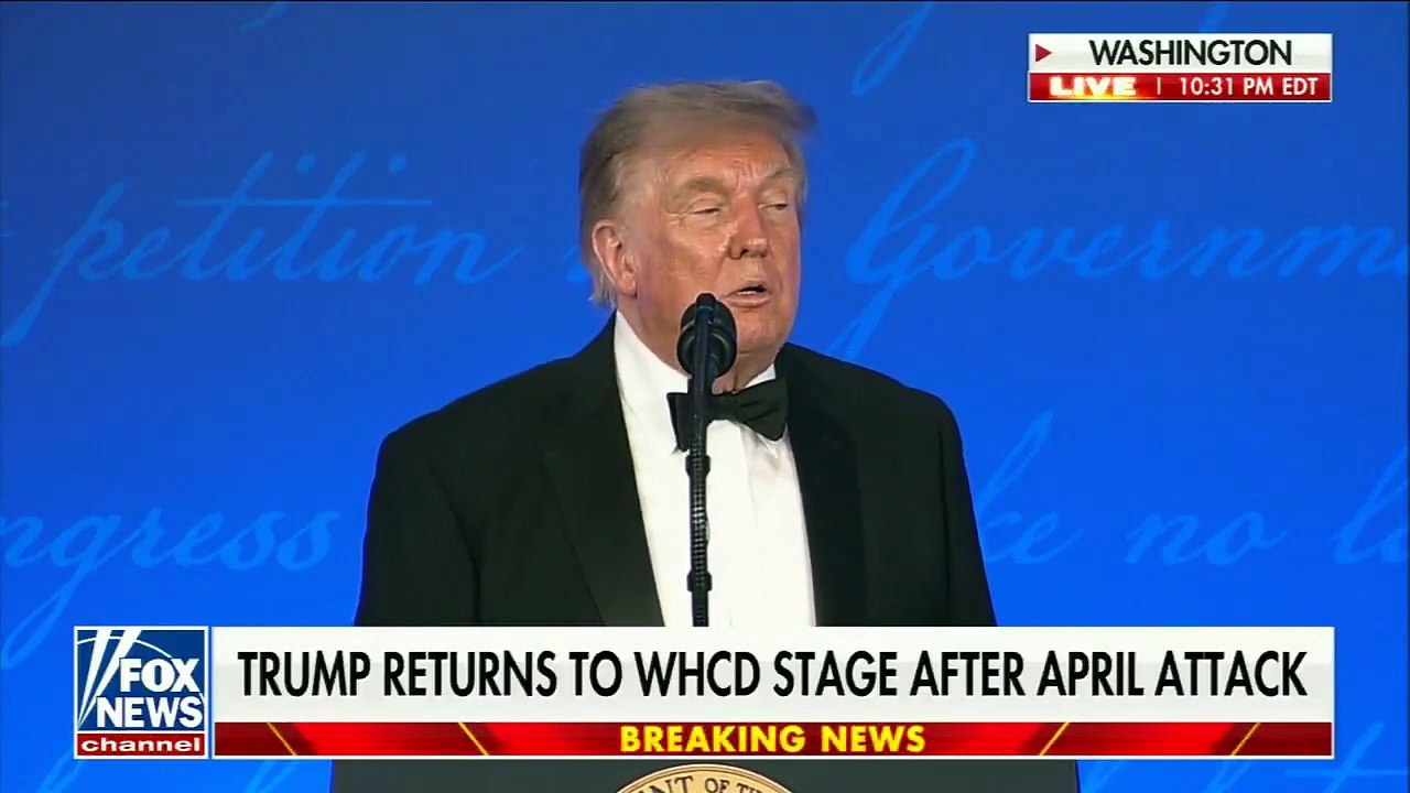 Donald Trump a multiplié les attaques frontales cette nuit pour son retour au grand gala de la presse de Washington, réorganisé sous sécurité renforcée trois mois après une tentative d'assassinat