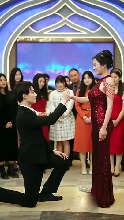 Cinta Beda Usia Yang Mendebarkan | A Heart-Pounding Age Difference Love | Drama Pendek China | SUB INDO [Full Movie]