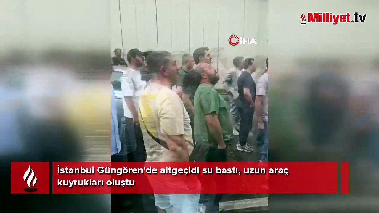 Güngören'de altgeçidi su bastı, uzun araç kuyrukları oluştu