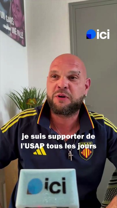 A Canet-en-Roussillon, un supporter de l'USAP se fait tatouer le mollet en hommage au club