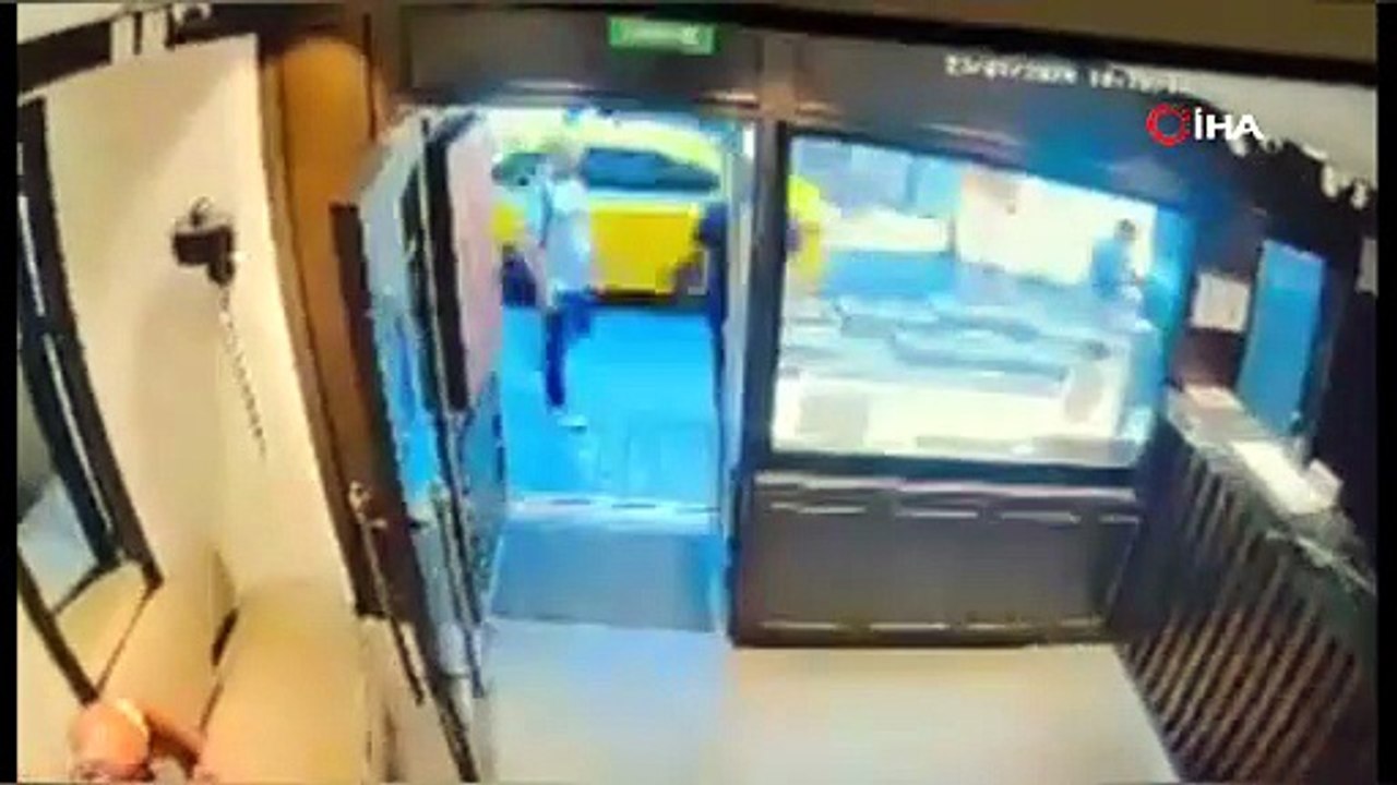 İstanbul'da film gibi hırsızlık: Elektrik kesintisini fırsat bildi, çalıştığı kuyumcuyu soydu!