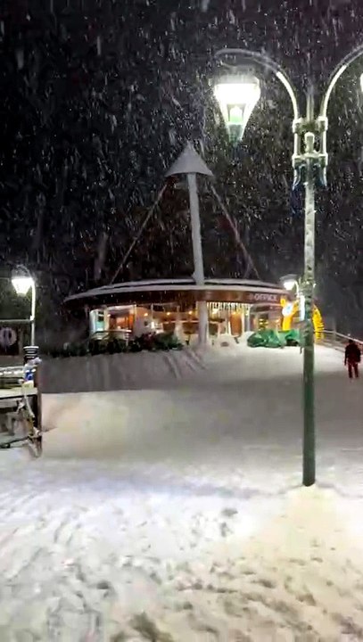 GROSSES CHUTES de neige au Corbier