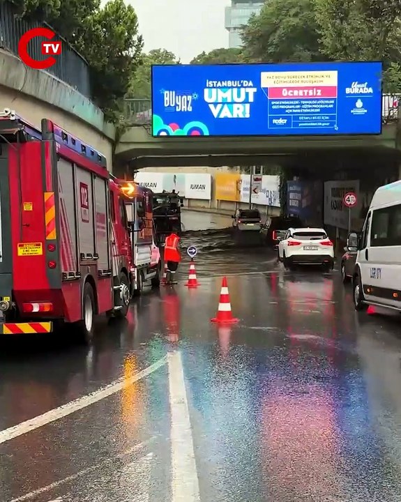 İstanbul'da sağanak; Zincirlikuyu'da alt geçit su içinde kaldı