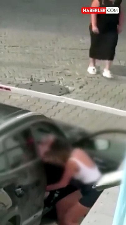 Kadıköy'de kadınlar saç saça birbirine girdi