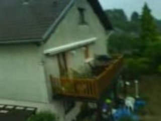 Regarde coralie il pleut