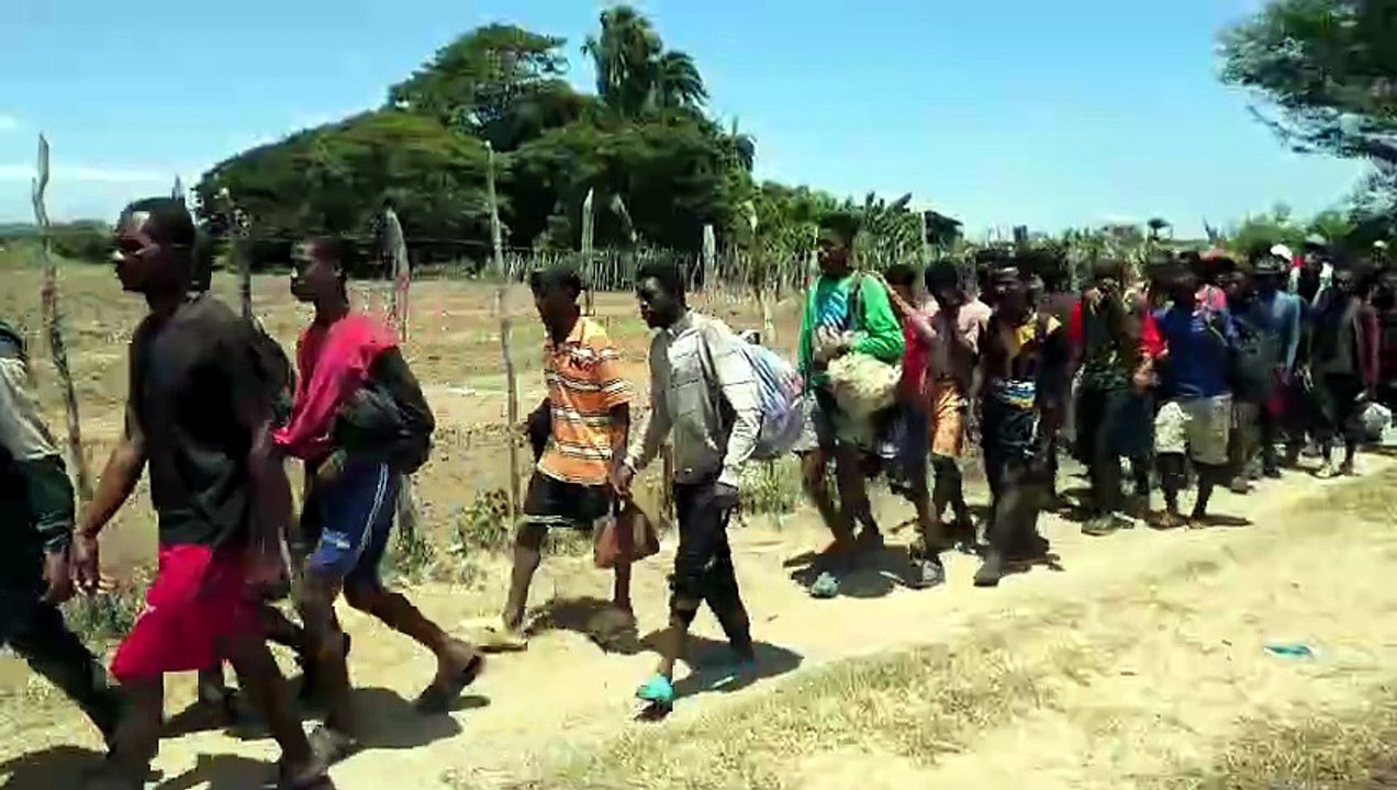 Patrullas del Ejército interceptan a un grupo de 49 haitianos indocumentados en caminos vecinales de Esperanza