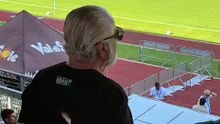 De Laurentiis a sorpresa in tribuna insieme ai tifosi ad assistere agli allenamenti
