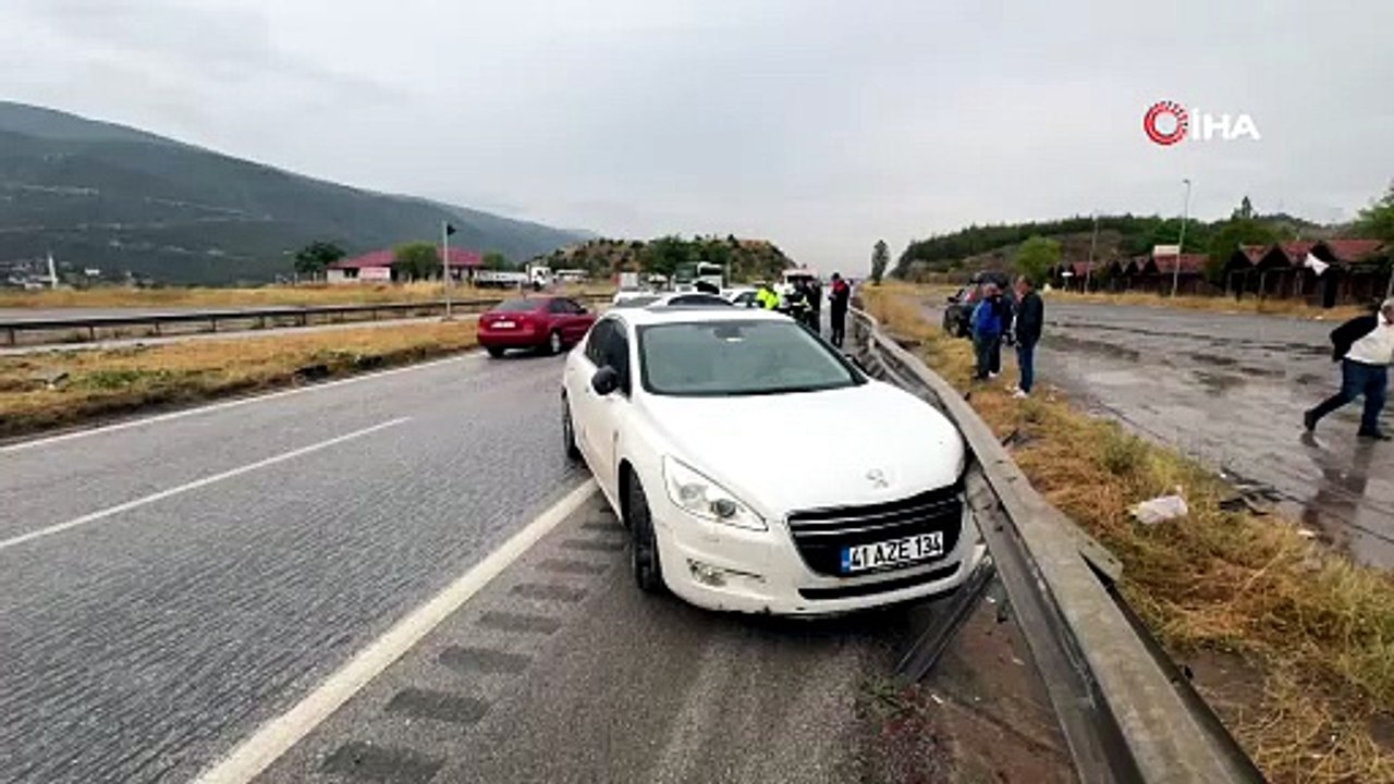 D100’de sağanak yağış çok sayıda kazaya sebep oldu