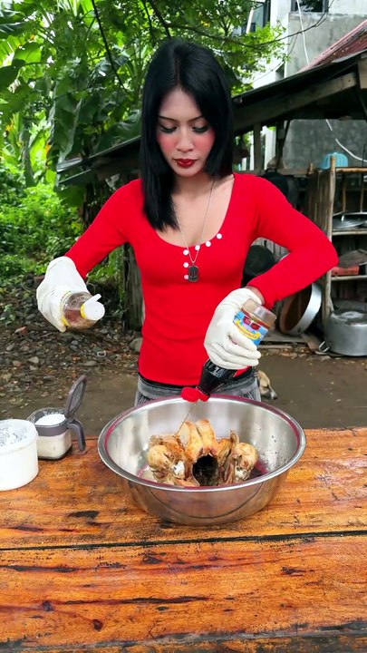 Cooking yummy deep fried chicken braised recipe...