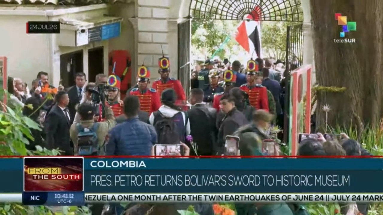 Pres. Petro returns Bolivar's sword to historic museum