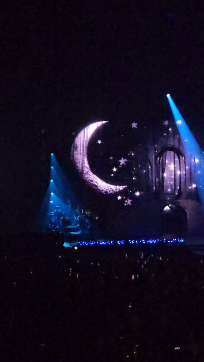 Concert de Laufey à Paris Partie 3 ✨