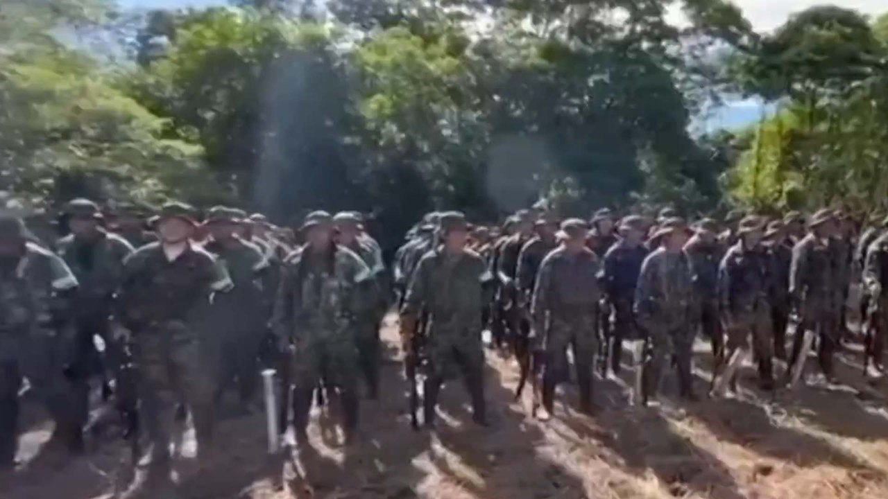 Ejército encontró caletas con arsenal de guerra de Comandos de Frontera, tras supuesto desarme