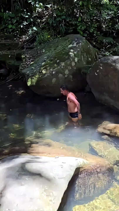 Mergulho em uma Piscina Natural de Água Doce