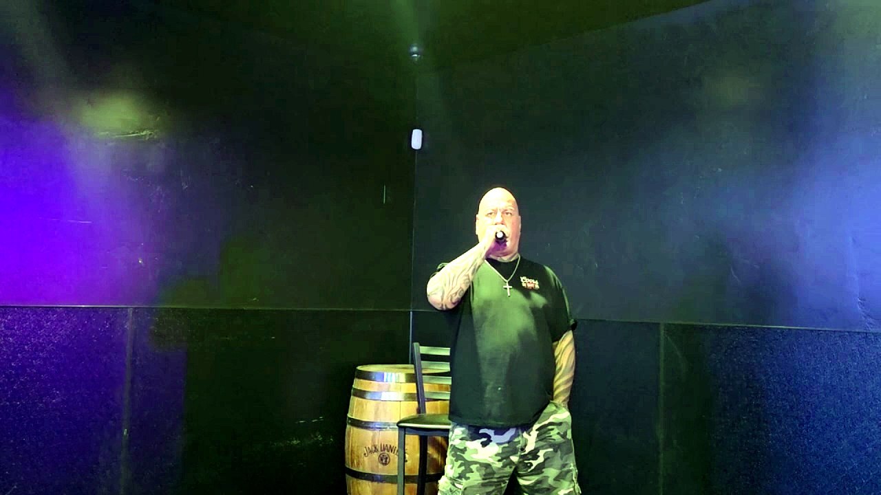 FIVE FINGER DEATH PUNCH - THE TRAGIC TRUTH (PERFORMED LIVE AT THE WESTERNER)