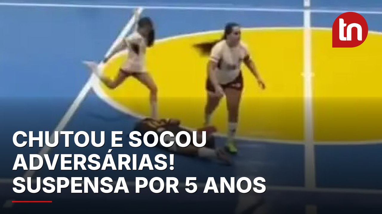 Jogadora é suspensa após chutar cabeça de adversária e dar soco em outra
