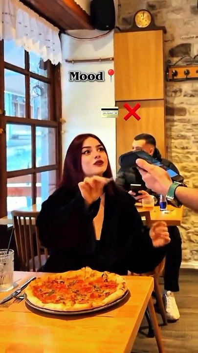 When the Restaurant Staff Suddenly Steals the Show 😂🔥