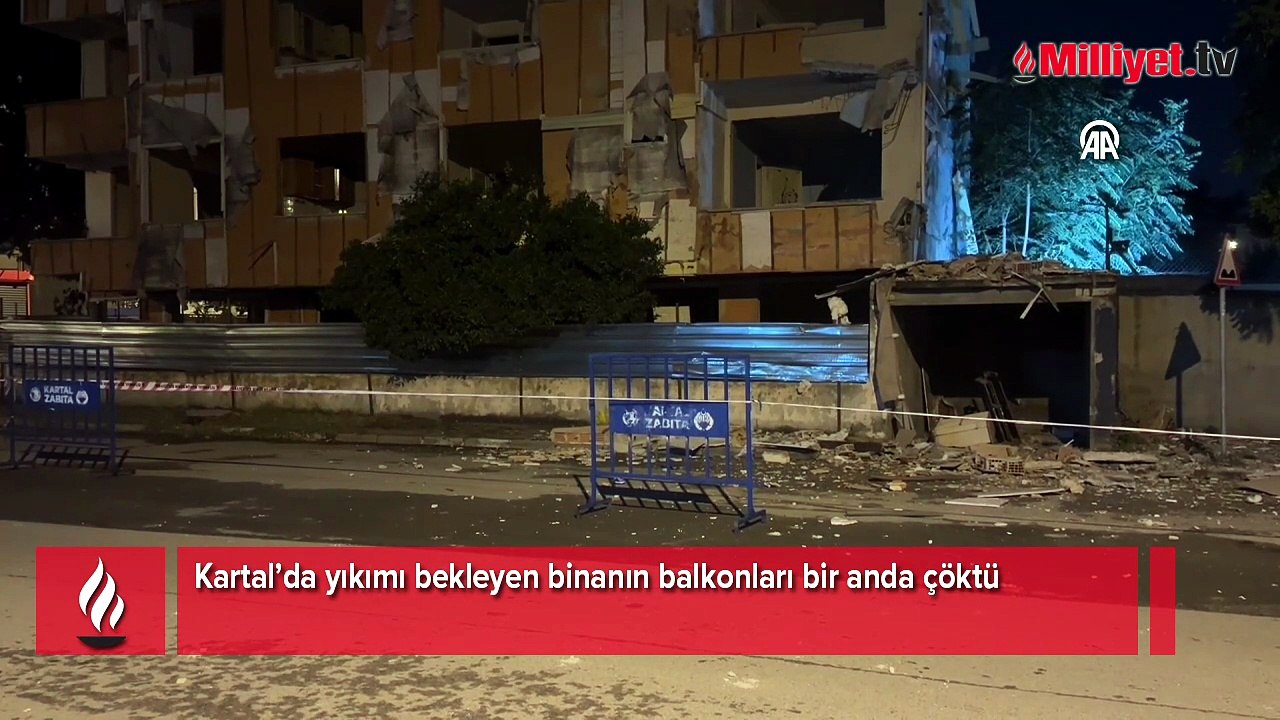 Yıkımı bekleyen binanın balkonları bir anda çöktü