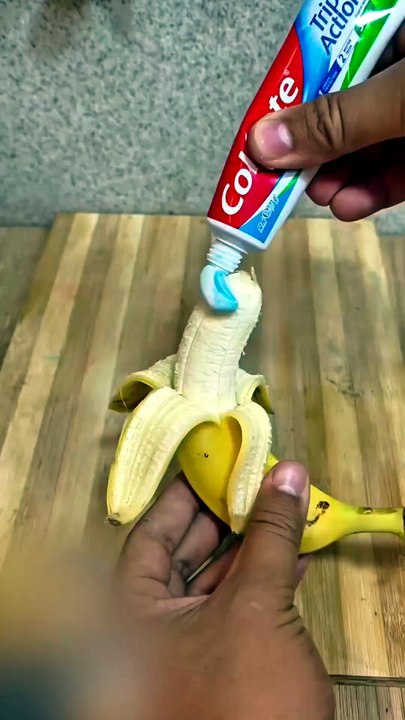 I Tried Cleaning My Pan With a Banana — SHOCKING Results!