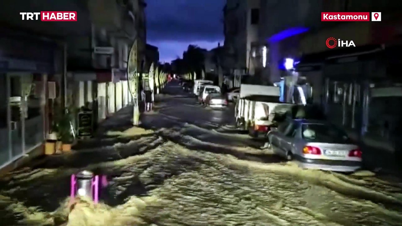 Kastamonu'da sağanak hayatı olumsuz etkiledi