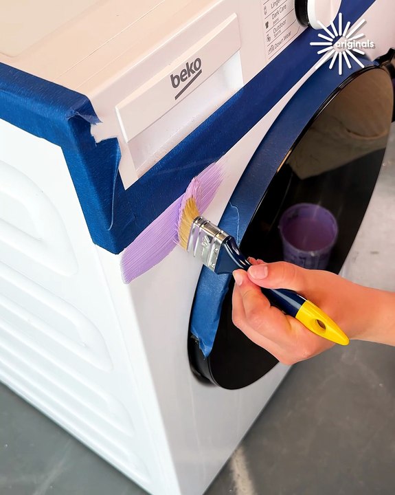 Paint your washing machine for a fresh look with this easy DIY!  🤩👍