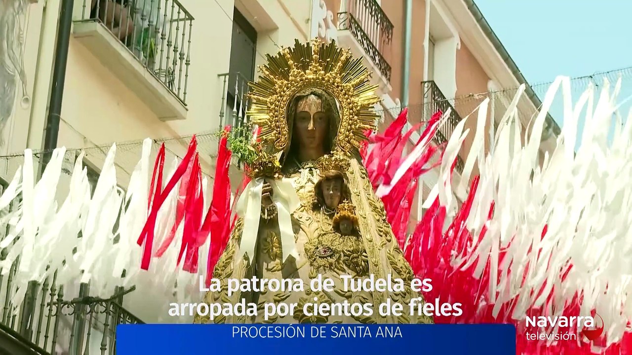 Cientos de fieles arropan a la patrona Santa Ana por Tudela