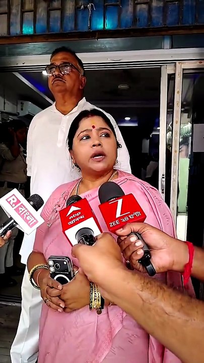 This shameless disgusting women carrying the objectional photo of PM Modi is failed Actress Sreelekha Mitra. FIR has been filed against her by BJP leader Keya Ghosh Di. Not one of this indecent scums will be spared.  @keyakahe