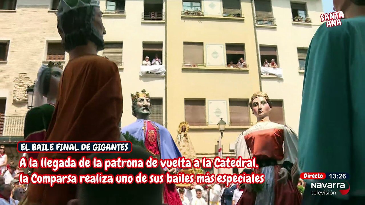 El baile de los gigantes en honor a la patrona Santa Ana