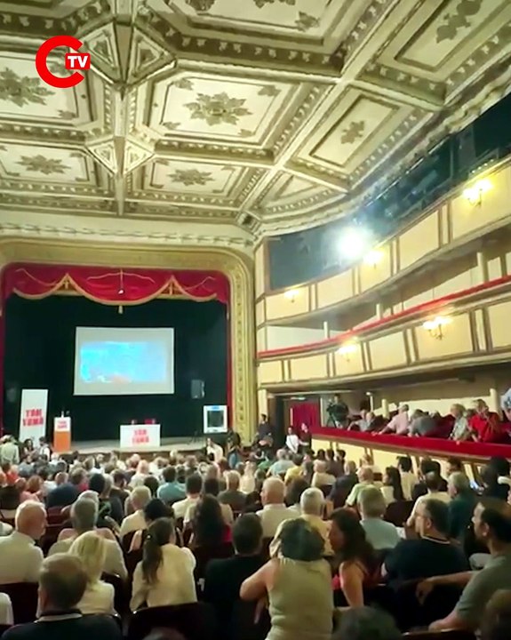 Geçtiğimiz hafta Ankara’da ilericileri, devrimcileri ve demokratları bir araya getiren "Yan Yana Forumu'nun" ikincisi, bugün İstanbul’da "Birleşik bir muhalefet yolunda yan yana geliyoruz" çağrısıyla Beyoğlu Ses Tiyatrosu’nda düzenleniyor.