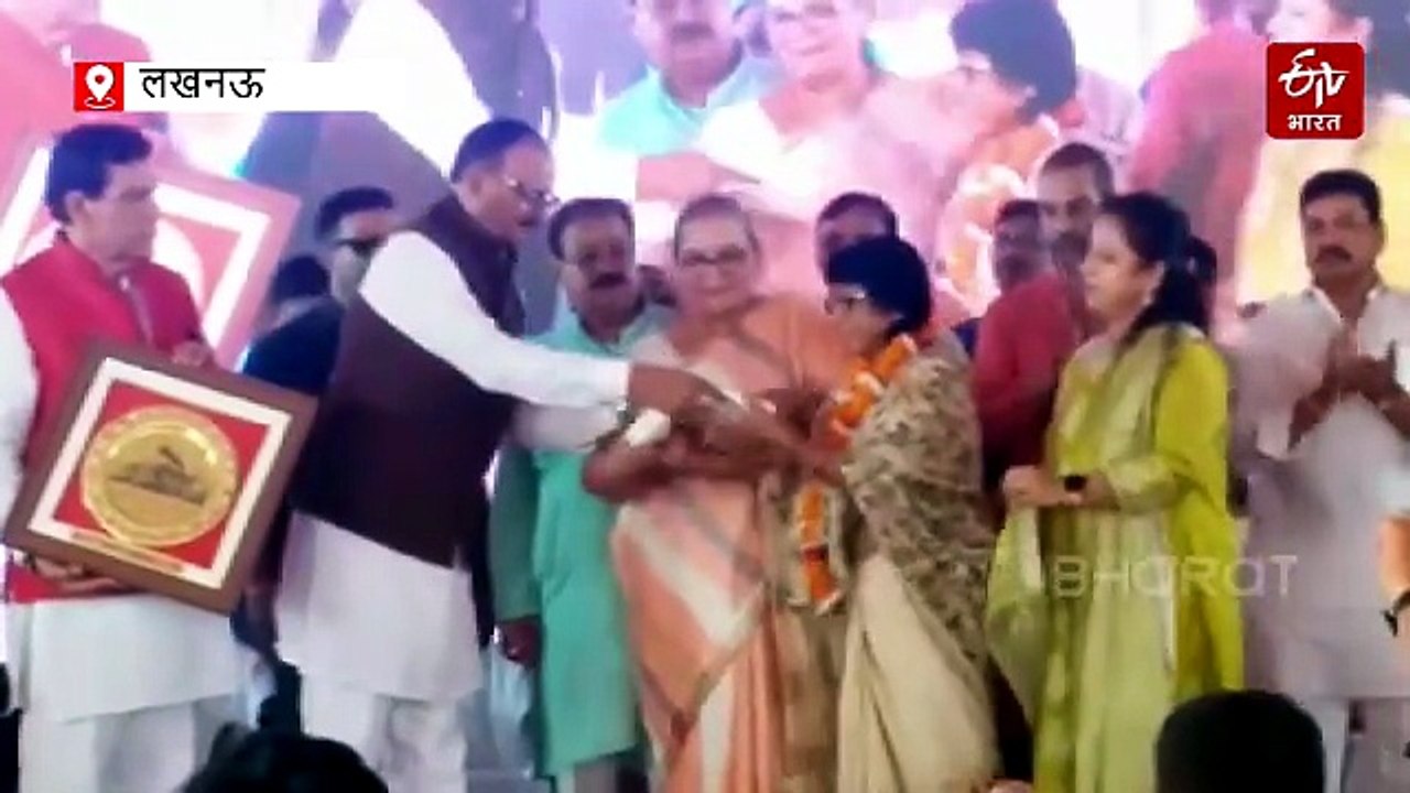 कारगिल विजय दिवस: राइफलमैन सुनील जंग की मां को सम्मान देते हुए नम हुईं मेयर की आंखें, कहा- मैंने सुनील को गोद में खिलाया था