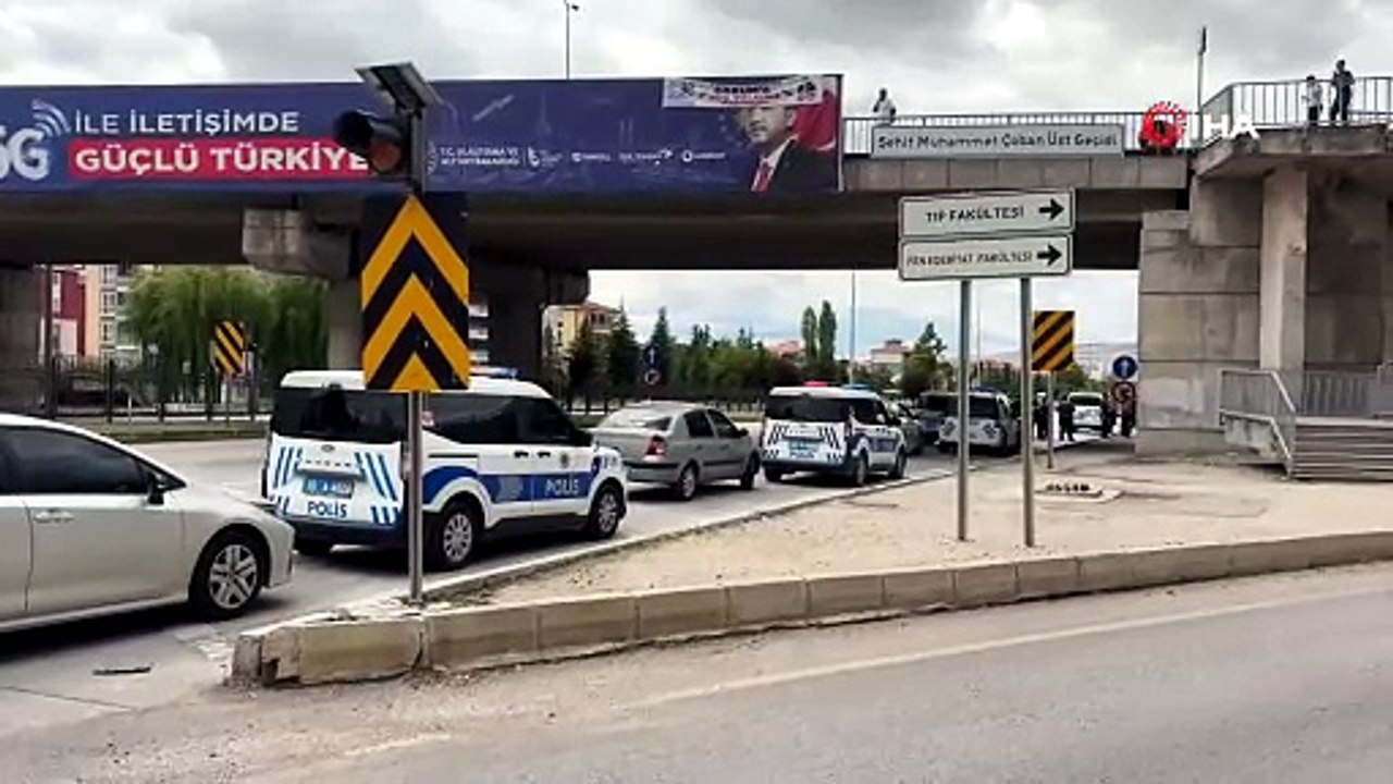 Çorum'da üst geçitten atlayan kadın yaralandı