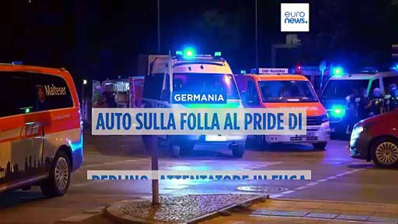 Auto sulla folla al Pride di Berlino: un morto e diversi feriti, attentatore in fuga