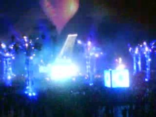 Unighted - Tiesto (jongleur feu)