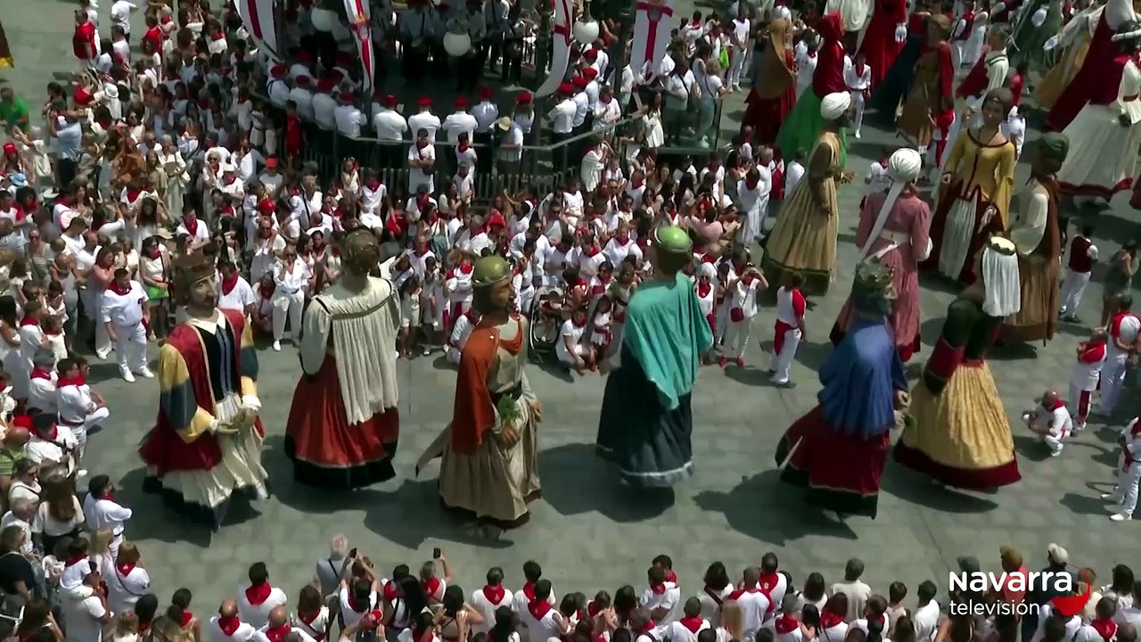 Tudela baila entre gigantes
