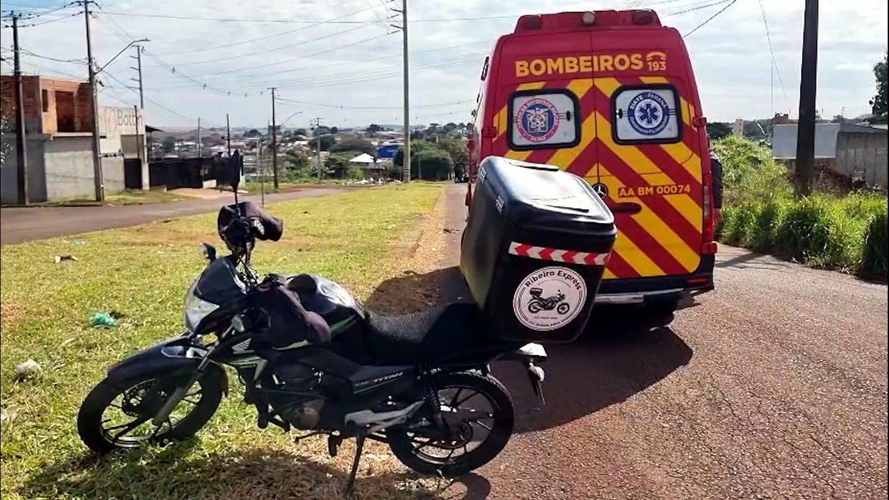 De mobilete, menino de 11 anos fica ferido após colisão com motociclista