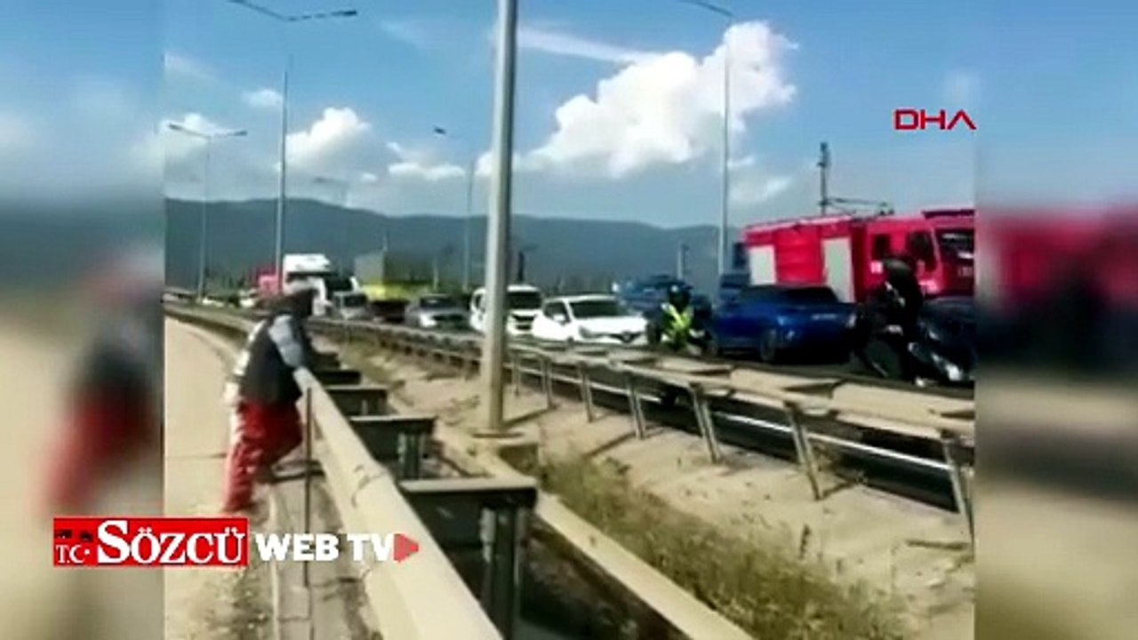 Sakarya- Pamukova’da 2 otomobil çarpıştı 1’i ağır 7 yaralı