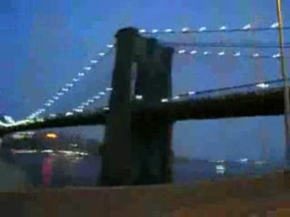 Scooting across the Brooklyn Bridge on a Vespa - Video