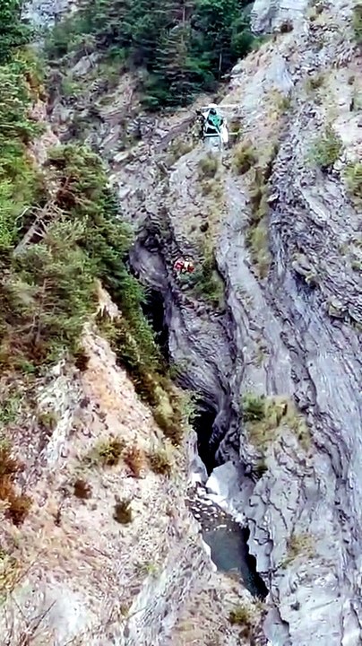 Rescatan en helicóptero a un barranquista de Pamplona tras fracturarse una vértebra en un barranco en Huesca