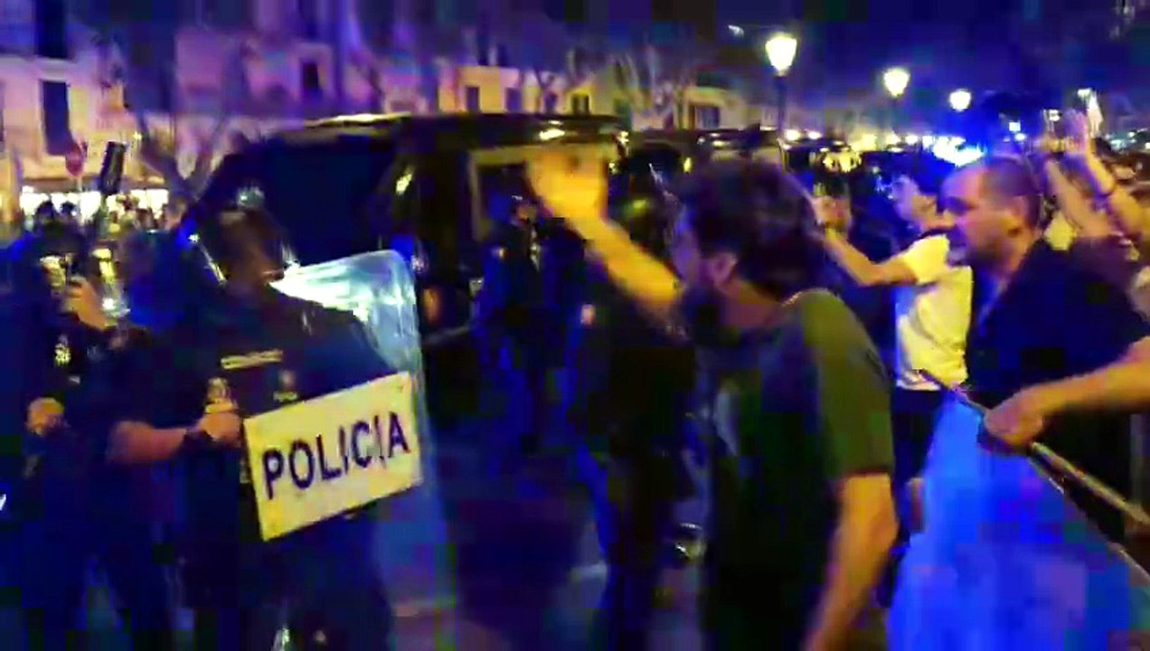 Varios heridos en la multitudinaria manifestación de Palma contra la masificación del turismo