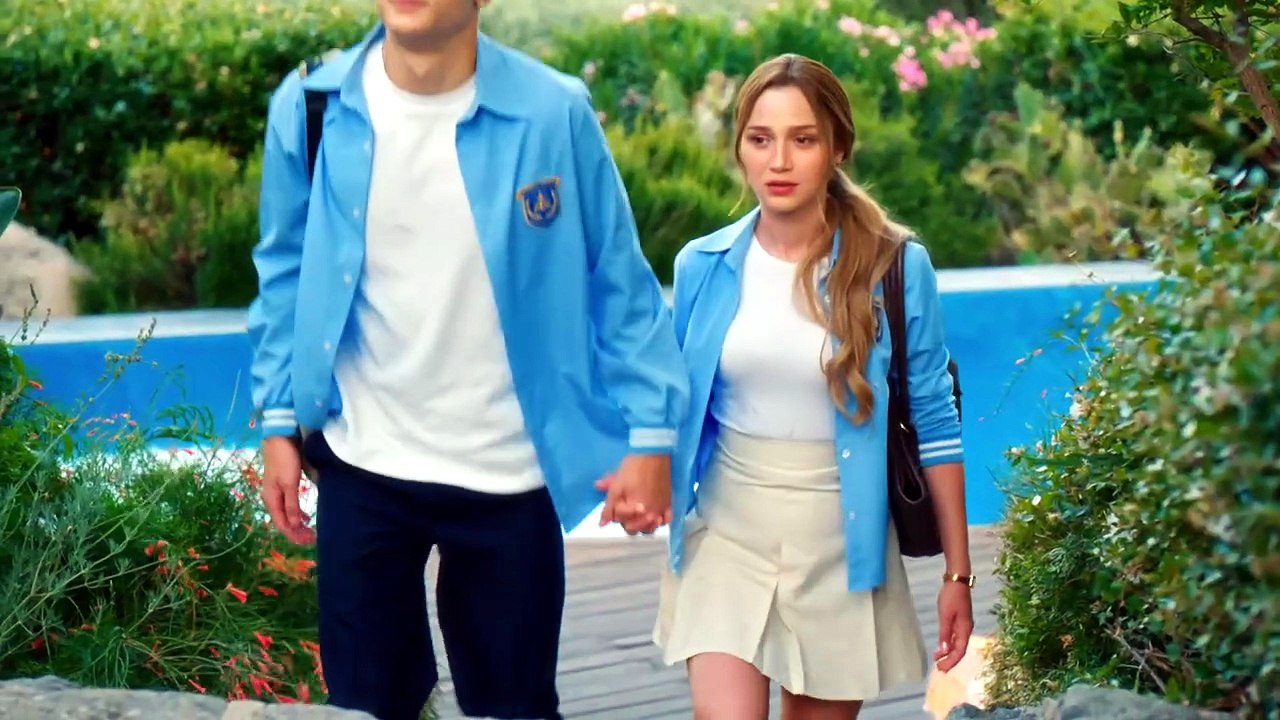 مسلسل في السابعة عشر الحلقة 37 مدبلج