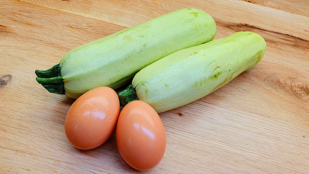 Zucchini Pfannkuchen mit 3 Belägen, schnelles und einfaches Rezept Abendessen
