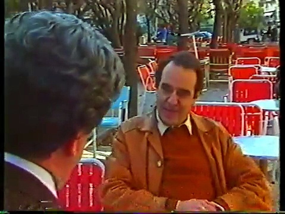 Μ' αγαπά... δεν μ' απατά (1985)