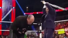 All Wrestlers Disrespect Paul Heyman But Roman Reigns
