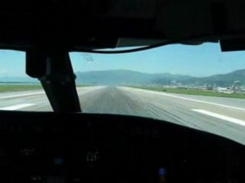 Décollage Gênes, Bombardier CRJ 700