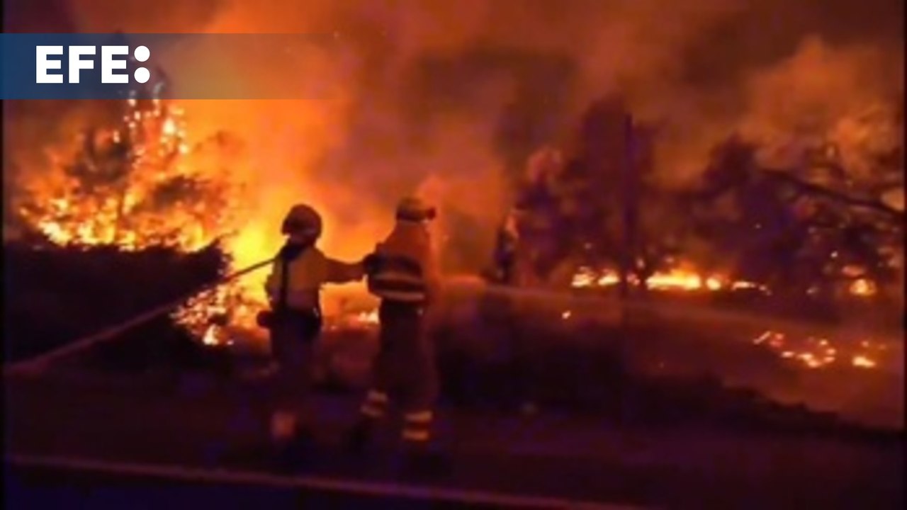 El incendio de Ávila: noche complicada por el viento y 40.000 desalojados tras cinco días