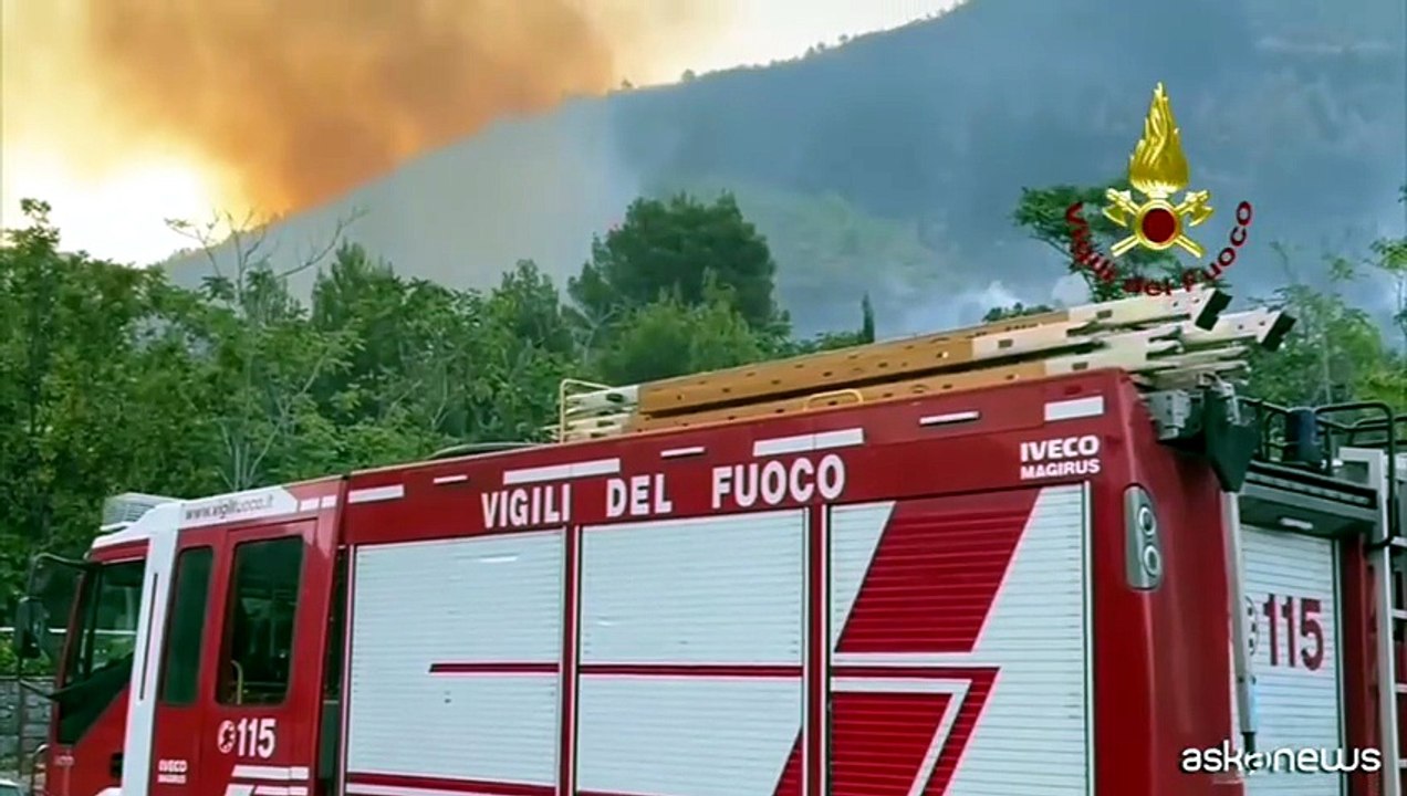 A Maratea sotto controllo l'incendio della vegetazione