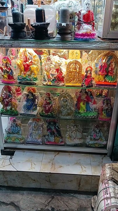 কত সুন্দর! আমাদের প্রিয় ঠাকুরদের অপরূপ রূপের এক ঝলক  How Beautiful! The Divine Grace of Deities