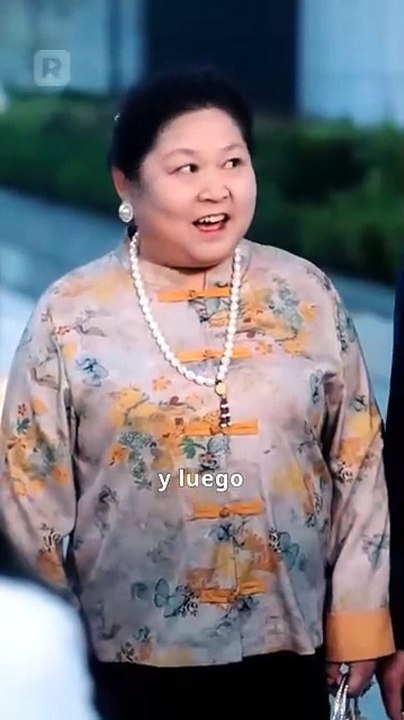 A Ella Le Tocó Caer