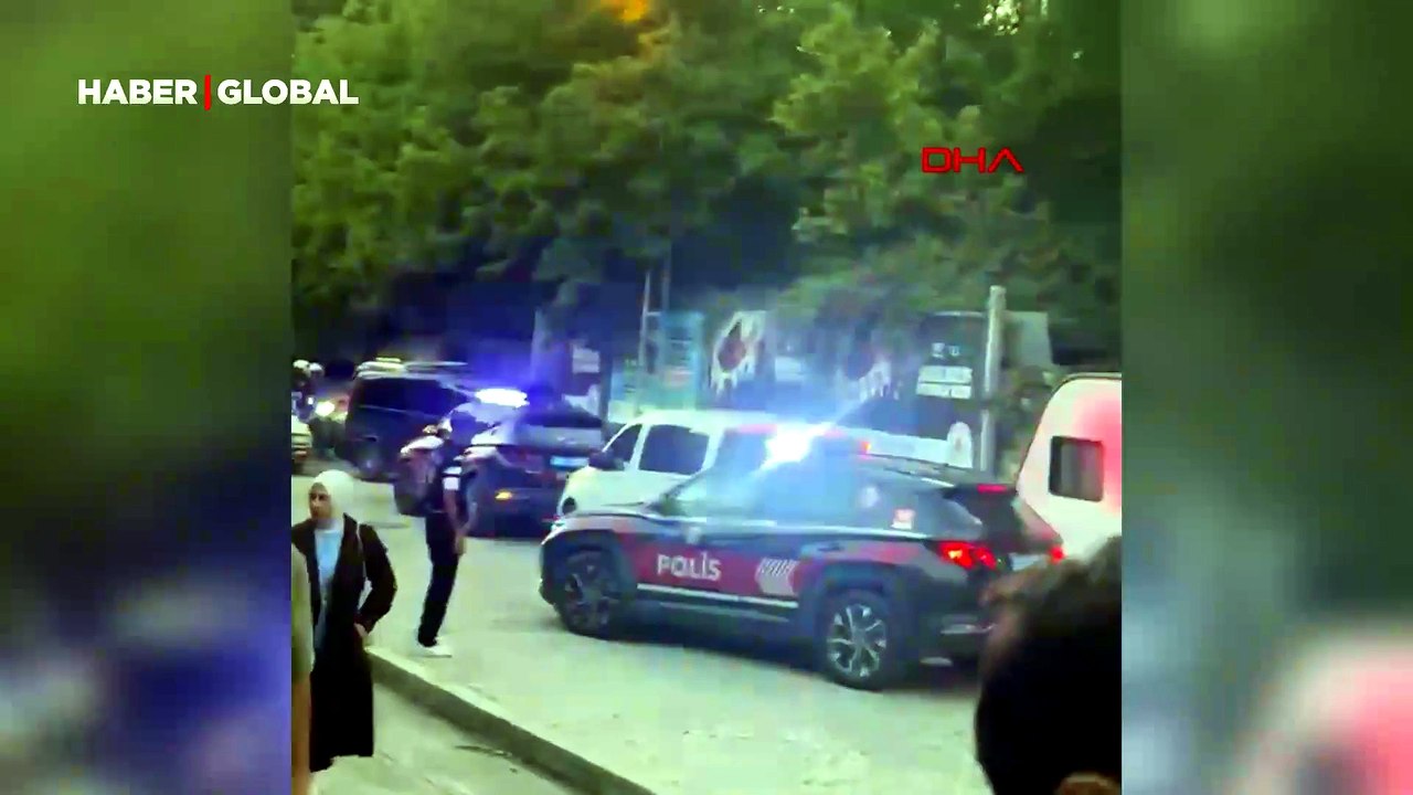 Trafikte dehşet... 4 kişi bıçaklandı, polis havaya ateş açarak ayırdı